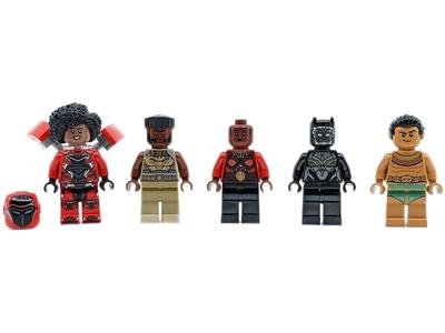 Black Panther Wakanda Forever Black Panther War on the Water (76214 LEGO)