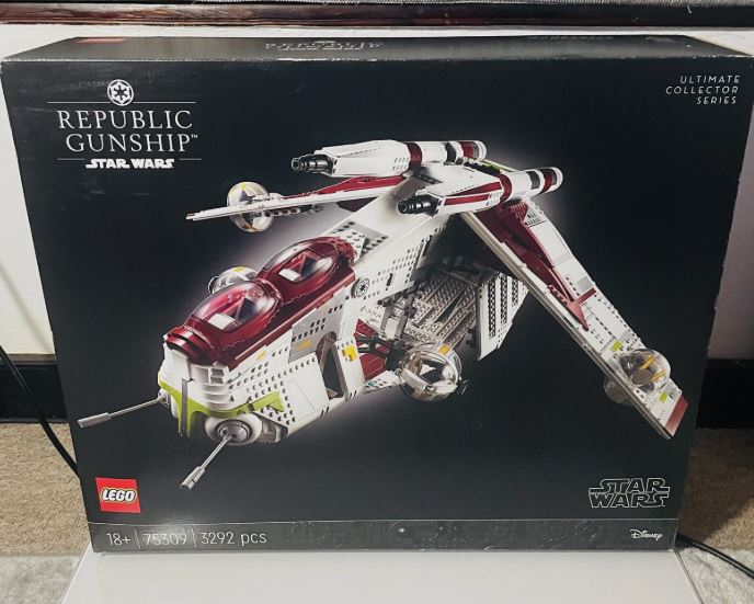 Imperial Logo - First Edition Star Wars Republic Gunship (75309) Rare