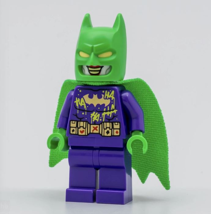 LEGO DC Batman Adventures in Gotham City: Includes Exclusive Minifigure By DK