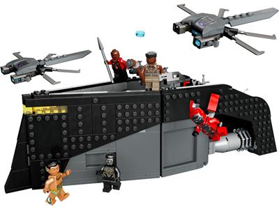 Black Panther Wakanda Forever Black Panther War on the Water (76214 LEGO)